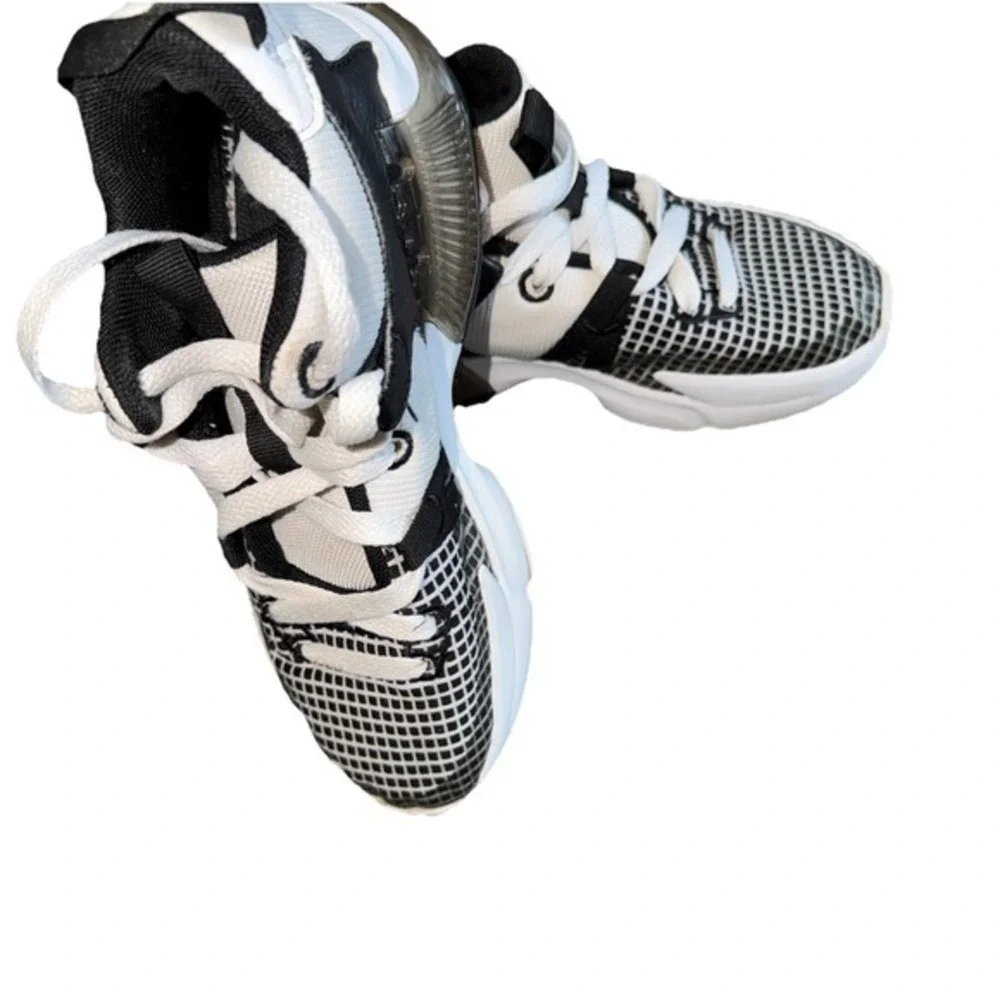 Size 3.5 Y Nike LeBron Witness 7 Low White Black       ‎   1703
